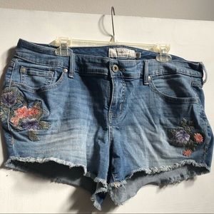 Torrid embroidered denim shorts 16